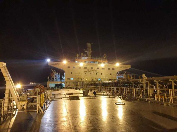 "המכלית היוונית לא אחראית לזיהום הזפת"