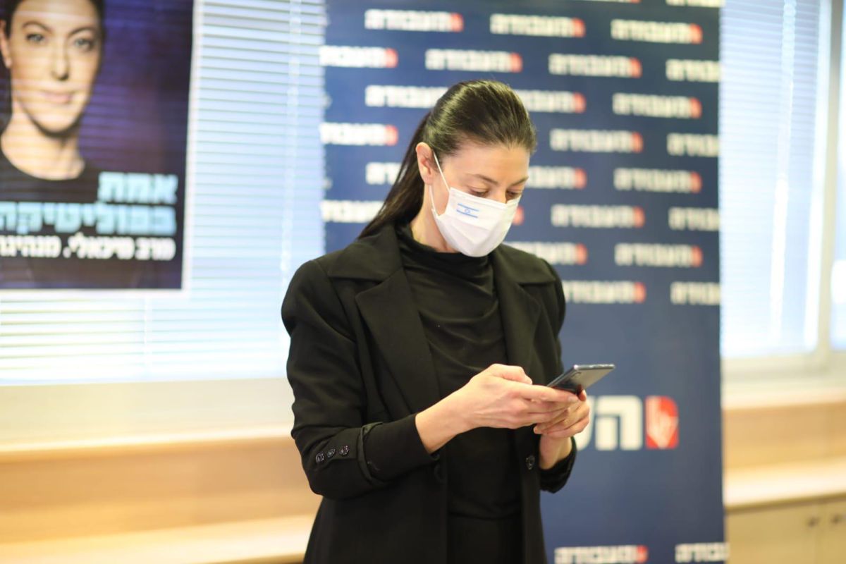 הסוד נחשף: למה מרב מיכאלי לובשת רק שחור? צפו