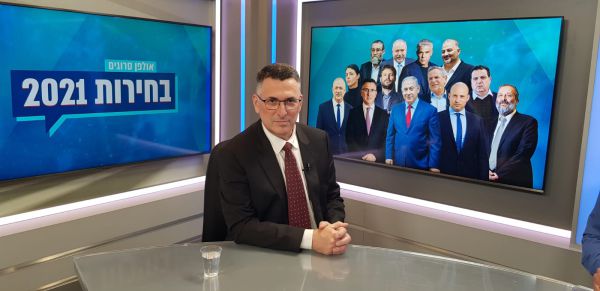 סער: "בנט עשה כל השנה קמפיין, הוא לא דרך בכנסת"