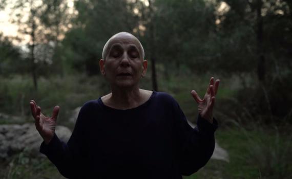 "לסלוח לעצמי": רבקה זוהר חוזרת בשיר חדש ומרגש