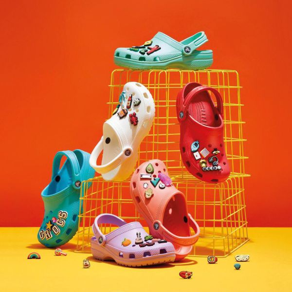 weshoes: נעלים מתאימות לתחפושות הצבעוניות