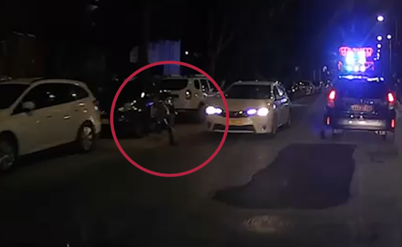 15 שניות בבני ברק: כמעט שתי תאונות קטלניות