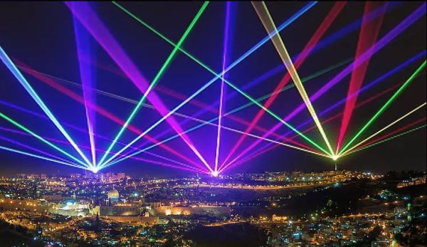 בעקבות האור: טיול לילי ירושלמי קסום ברכב הפרטי