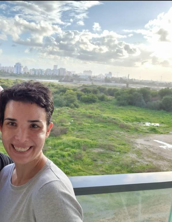 שירה איסקוב תדליק משואה עם השכנה שהצילה אותה