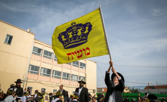 מה יותר קשה: להיות חייל בצה"ל או שליח חב"ד?