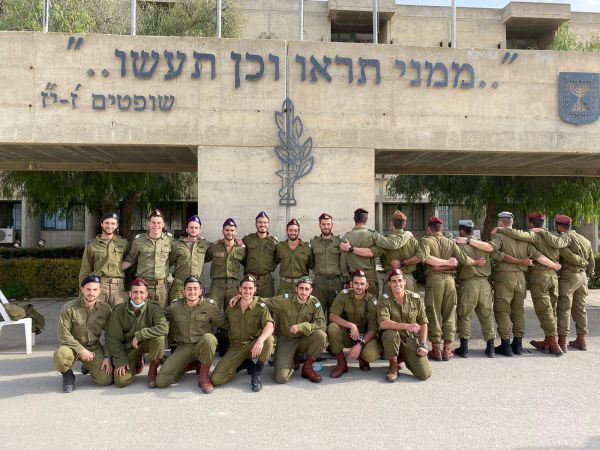 כבוד למגזר: בין מסיימי קורס קצינים – 22 בני אותה מכינה