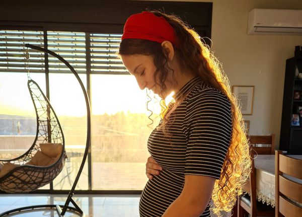 מרגש: בתו של הרב מיכי מרק הי"ד בהריון ראשון