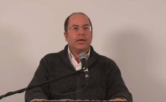 קורע: הרב אמנון בזק עם "פואטרי גוש" חדש. צפו