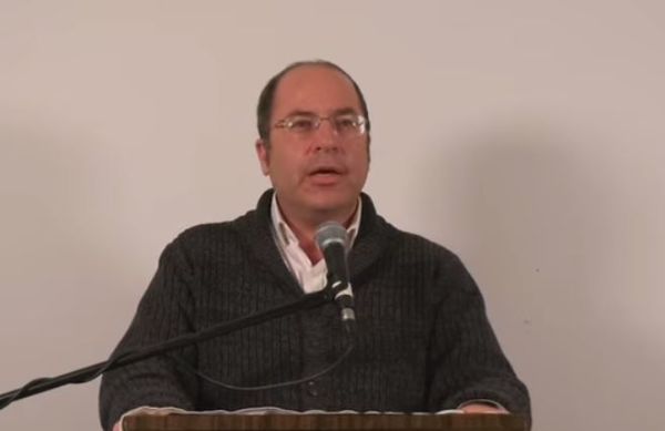 קורע: הרב אמנון בזק עם "פואטרי גוש" חדש. צפו