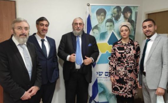 הרב אמסלם רץ עצמאית: אלה חברי מפלגת 'עם שלם'