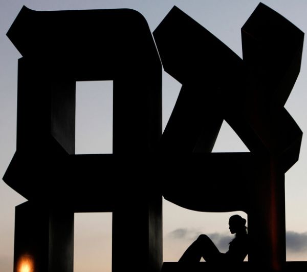 צפו: קצר על הפרשה | האם רק באהבה ננצח?