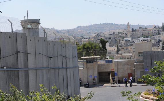 פסק: בקבר רחל יש לנהוג פורים כמו בירושלים