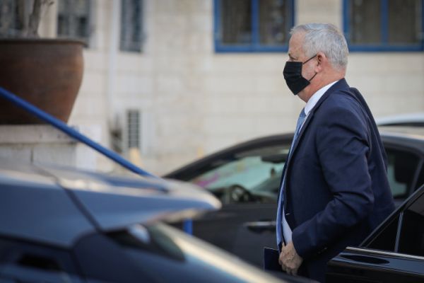 מאפס למאה: איך מחנה שלם השליך את גנץ מאחור