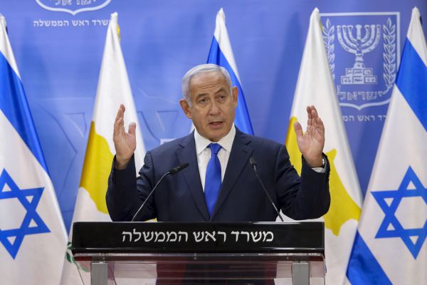 בג"ץ על ניגוד העניינים של נתניהו:"אי אפשר להתחמק"