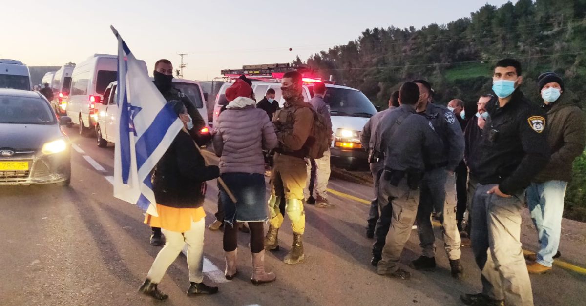 התושבים הגיעו לבלום את הפרצה בגדר ההפרדה