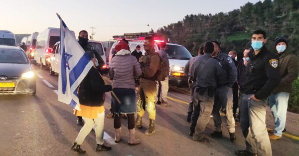 התושבים הגיעו לבלום את הפרצה בגדר ההפרדה