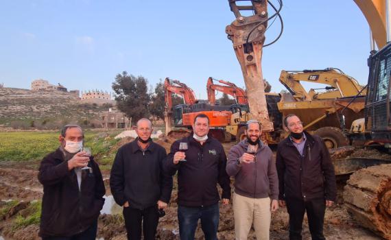 שלוש שנים לשביתת הרעב: החלה סלילת עוקף חווארה