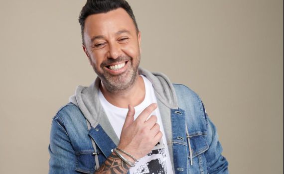 "תודה לאל על מה שיש": ליאור נרקיס בסינגל חדש