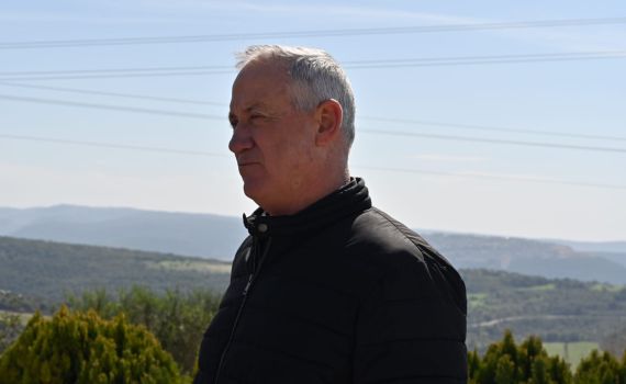 שר הביטחון מזהיר: התוצאה תהיה כואבת לאזרחי לבנון