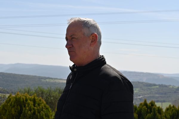 שר הביטחון מזהיר: התוצאה תהיה כואבת לאזרחי לבנון