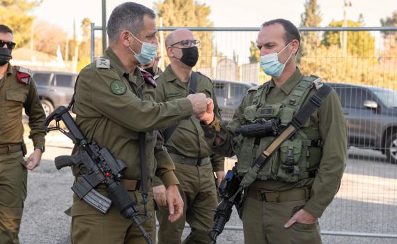 כבוד למגזר: 5 אוגדונרים סרוגים חדשים