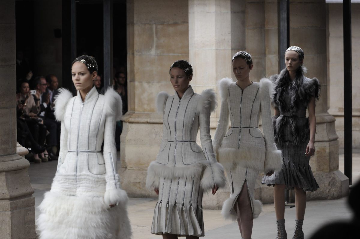 חדש: פריטי יד שניה של מותג על באישור המעצב