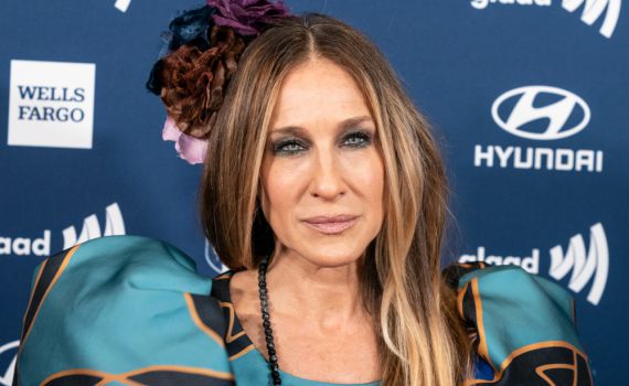 שרה ג'סיקה פרקר מפרגנת למעצבת דתיה