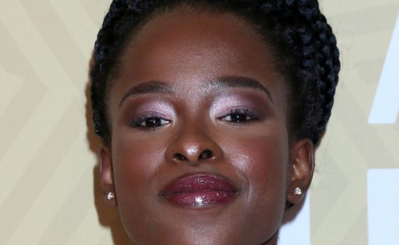 המשוררת הראשונה בסופרבול בהופעה מהפנטת