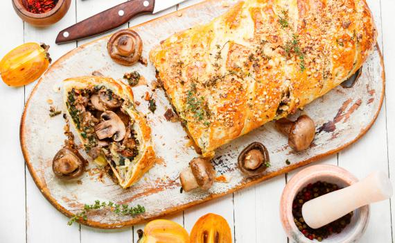 סורגים שבת: מתכון קל ומהיר לרול בשר ופטריות