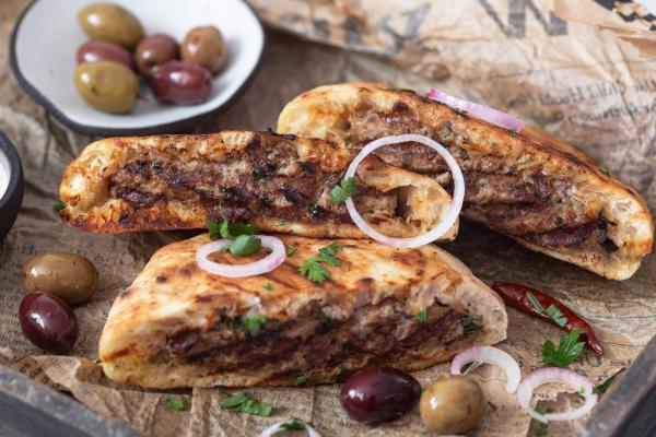 5 מרכיבים בלבד: מתכון קל לעראיס עסיסי