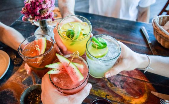 לשמחת החג: 5 קוקטיילים שתוכלו להכין בקלות בבית