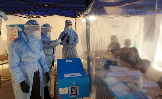 קלפי לחולי קורונה: "אני שמח שיש רק מצביע אחד"