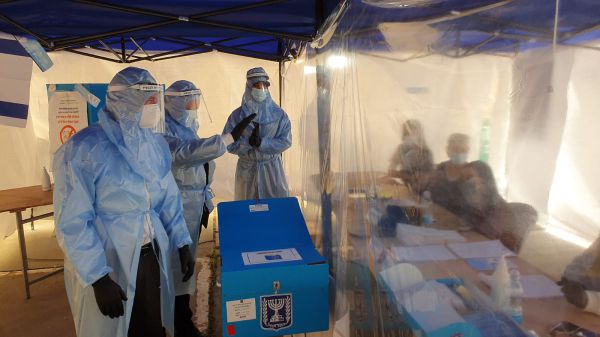 קלפי לחולי קורונה: "אני שמח שיש רק מצביע אחד"