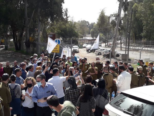 בשירה וריקודים: מתגייסים לגולני עם סיום מסכת. צפו