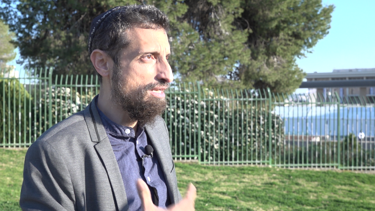 הזמר הלהט"ב לא הועלה חזן: 'אני מתחיל להישבר'