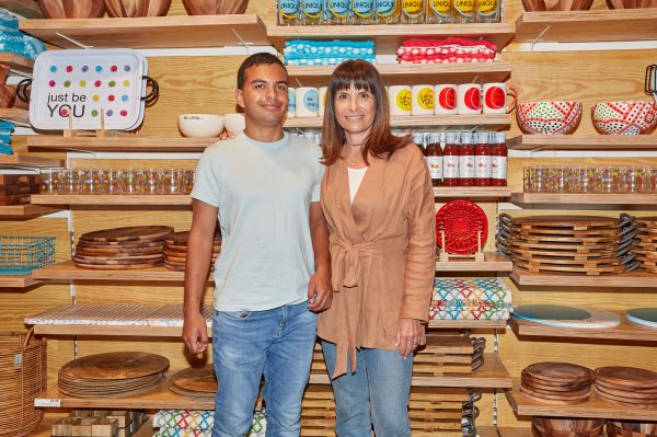 כלים נאים: אמן על הרצף האוטיסטי משיק קולקציה