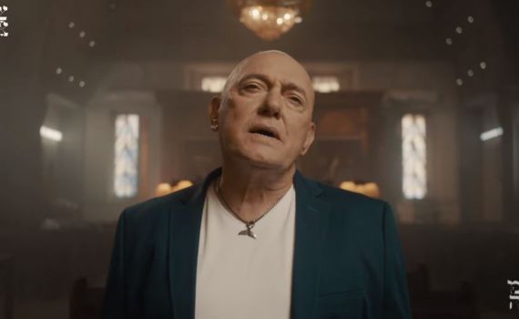 קורא לגאולה: שלומי שבת בשיר מרגש לפסח. צפו