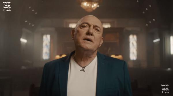 קורא לגאולה: שלומי שבת בשיר מרגש לפסח. צפו