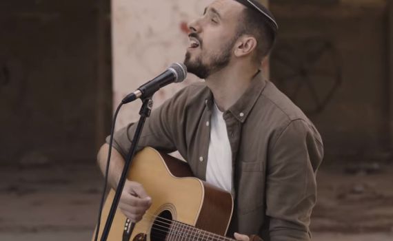 "אחד": אופיר אלחייני בחידוש מרגש. צפו