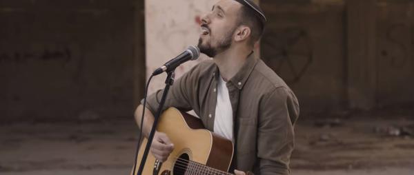 "אחד": אופיר אלחייני בחידוש מרגש. צפו