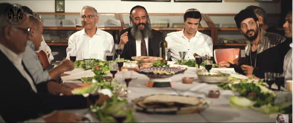 תאמצו? שרים 'חד גדיא' בנוסח יהודי תימן. צפו