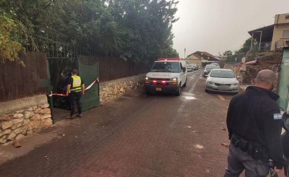 רצח בנשר: עורך דין כבן 70 נדקר בפתח ביתו