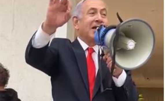 בדרך לקלפי: כולם מנסים להנדס לכם את התודעה