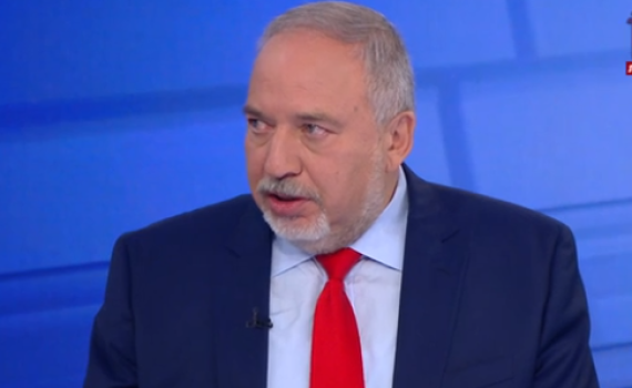 ליברמן הסתבך עם קהילת הלהט"ב