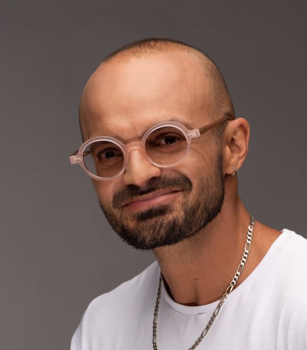 מתוך האלבום החדש: אברהם טל בשיר אהבה מרגש