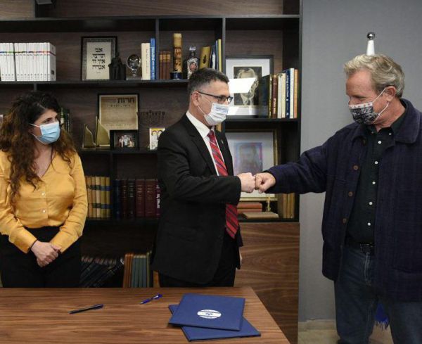 סער טען שעלה ירוק תומכים בו, הם מיהרו לתקן אותו