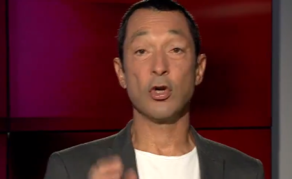 צפו: למה מראיינים צריכים אוזנייה?