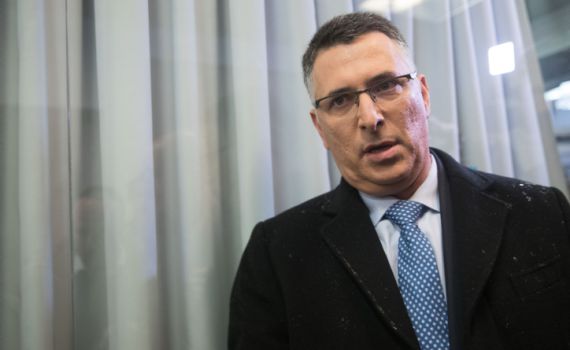 סקר מנדטים: נתניהו מזנק, סער ממשיך להתרסק