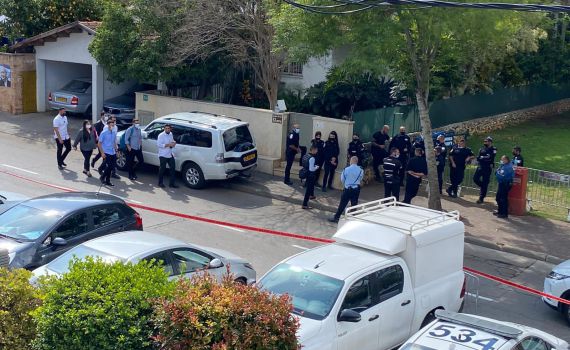 נתניהו בדרך לביתו של בנט שהגיב: "בוא לעימות" • צפו: