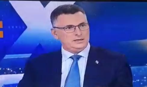 סער איבד שליטה בראיון; עמית סגל עקץ. צפו